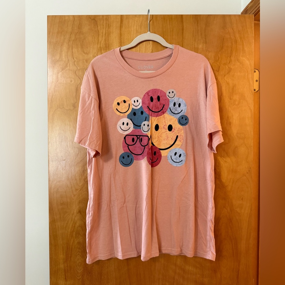 Clover + Pine SMILEY FACES Graphic Short Sleeve T-Shirt Novelty Tee Happy Face